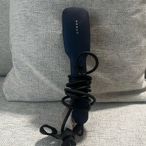 MONAT Blue Hair Straightener